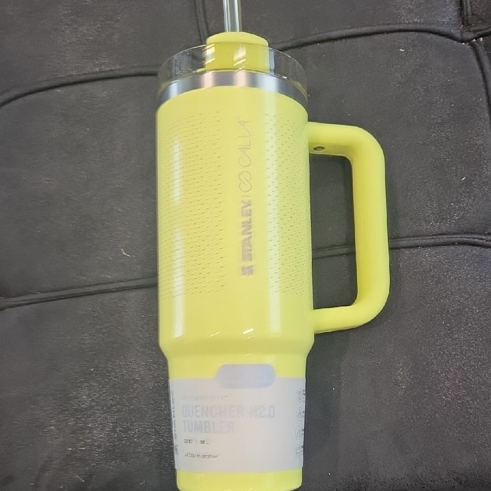 Stanley X CALIA 30 oz. Quencher H2.0 FlowState Tumbler - Picture 8 of 8